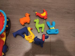 Tractor o camion Tela animales colores