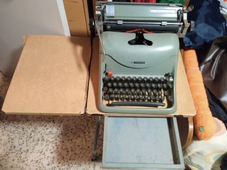 Máquina de escribir Hispano Olivetti Lexicon 80
