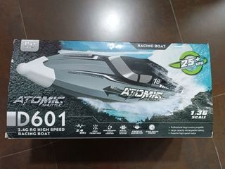 Barco teledirigido para agua dulce