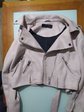 cazadora cremalleras rosa