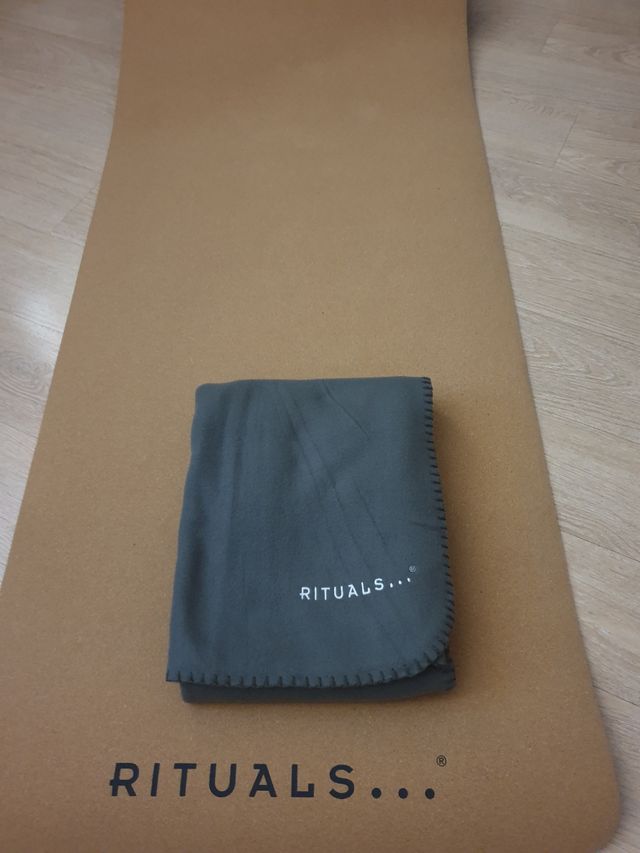 alfombrilla  para yoga y manta