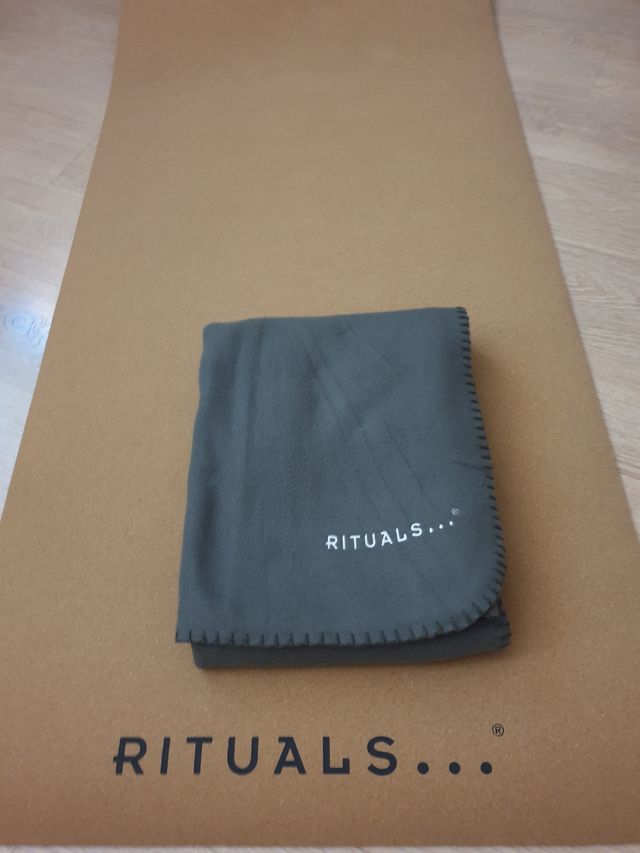 alfombrilla  para yoga y manta