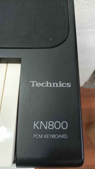 PIANO O TECLADO TECHNICS KN-800
