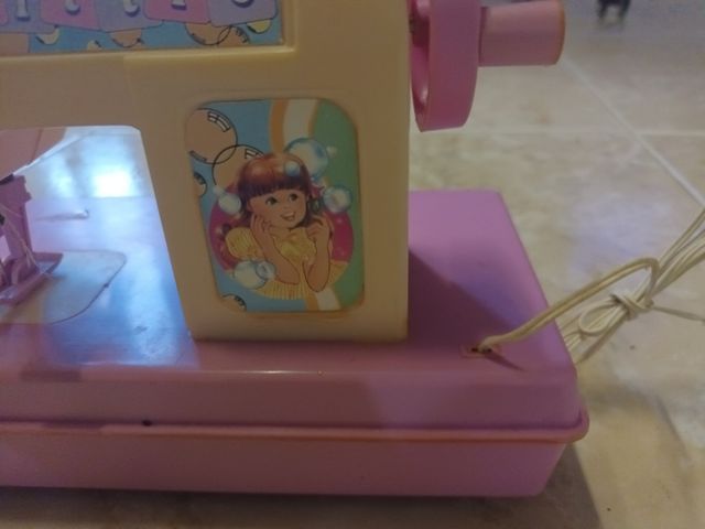 Máquina de coser de juguete