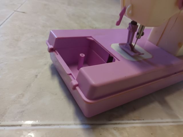 Máquina de coser de juguete