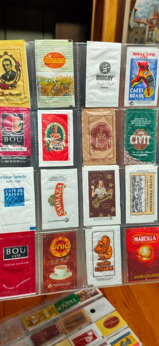 Collezione di bustine di zucchero