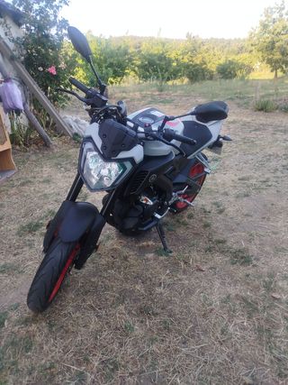 Moto Yamaha MT-125