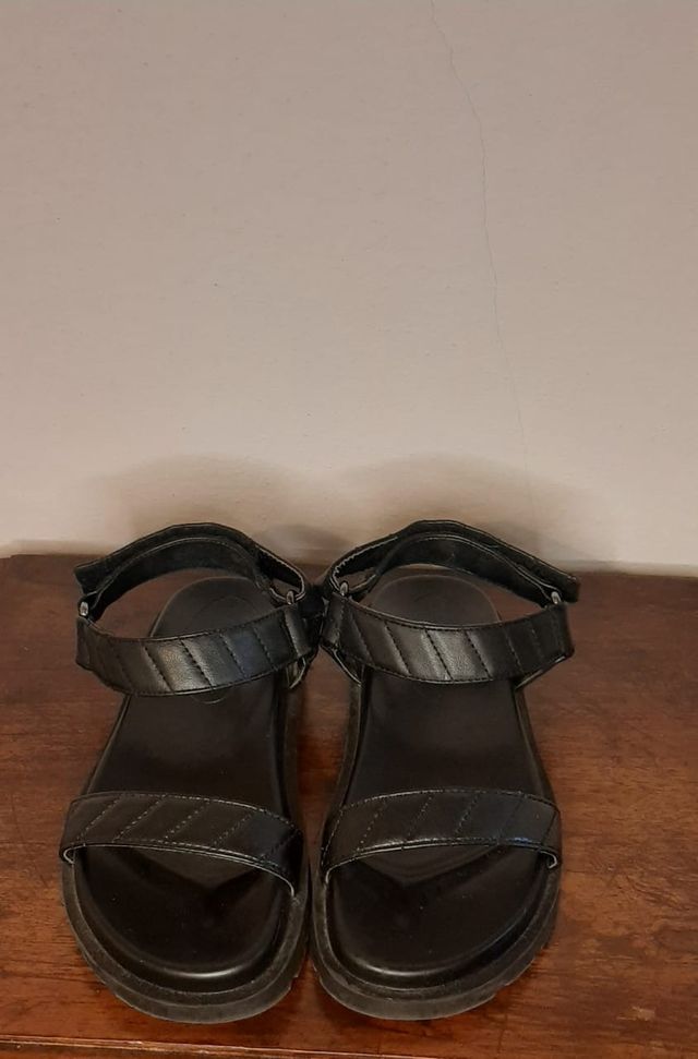 Sandali Bershka nere