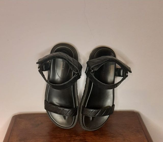 Sandali Bershka nere