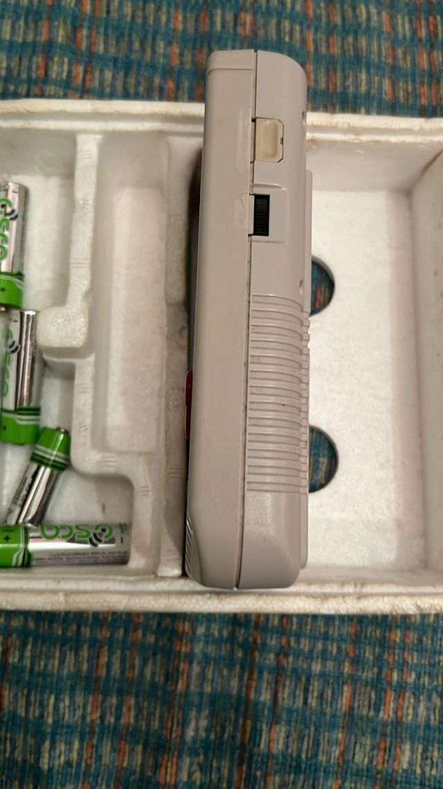 Nintendo Game Boy ufficiale