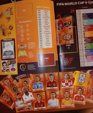 LOTE ALBUM MUNDIAL QATAR 2022 CROMOS PANINI