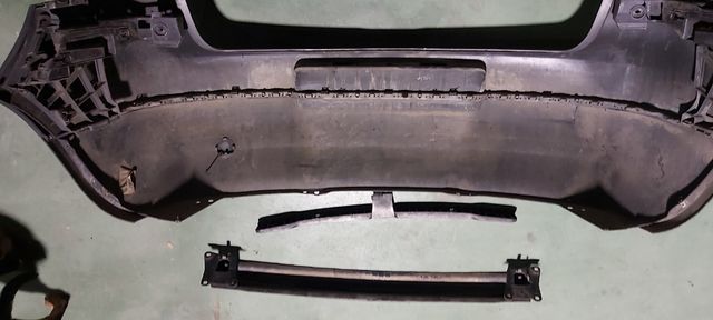 Parachoque trasero Volkswagen Golf 5