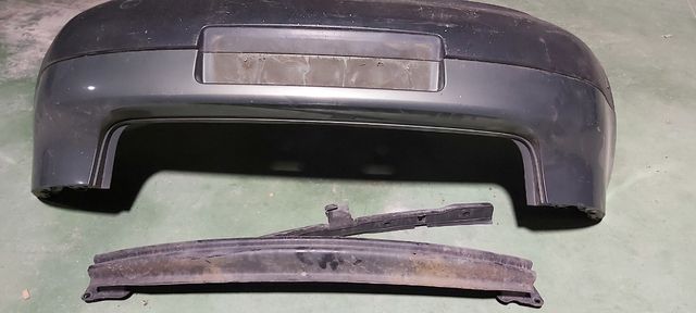 Parachoque trasero Volkswagen Golf 5