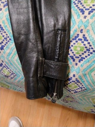 Cazadora negra de piel