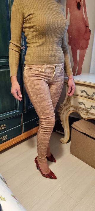 PANTALÓN DE GUESS 