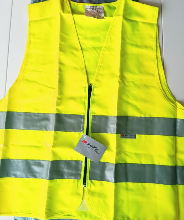 Chalecos de Señalización y Triángulos