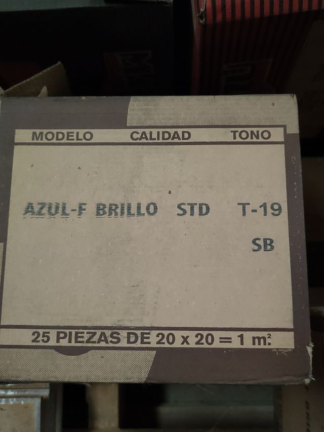 9 euros los dos metros azul brillo