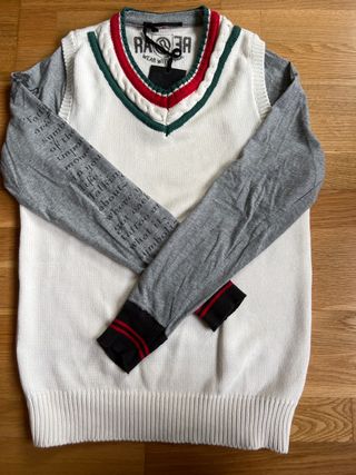 Precioso jersey de la marca rare 