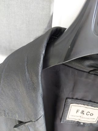 Chaqueta de piel negra 