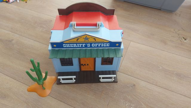 Maletín del Oeste Playmobil.