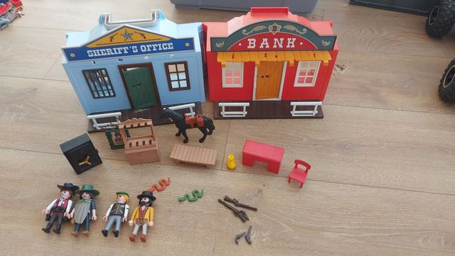 Maletín del Oeste Playmobil.
