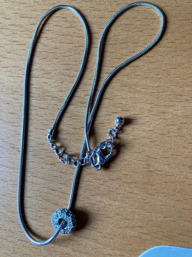 Conjunto de collar y pendientes  