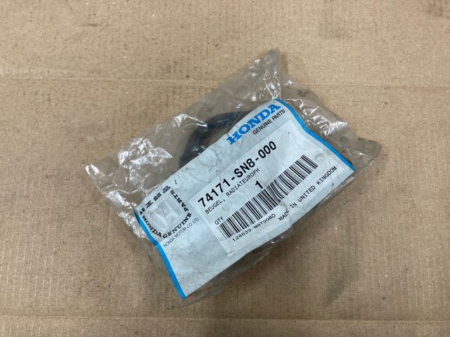 Soporte radiador Honda Accord 94