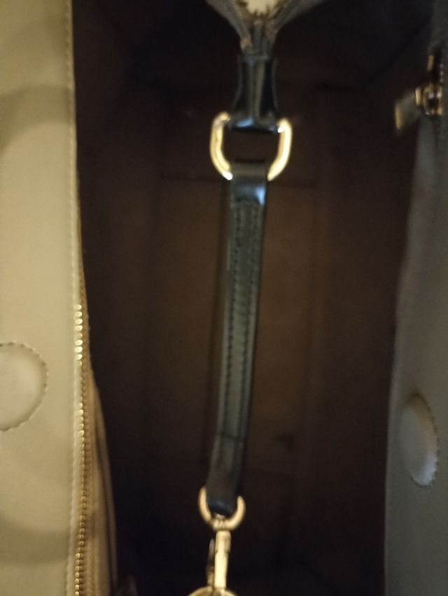 V Tote Louis Vuitton