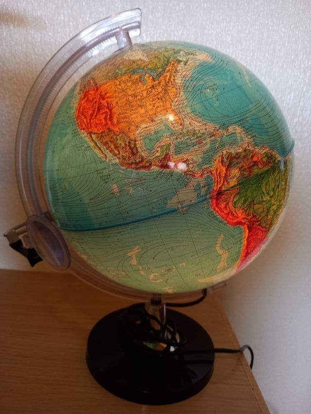 Bola del mundo con luz