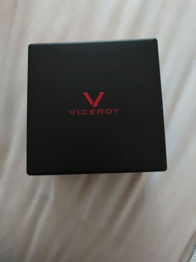 Precioso reloj Vicery. Nuevo sin etiqueta.