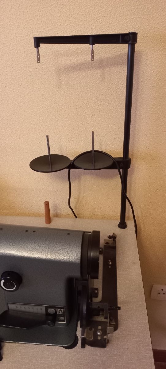 Máquina de coser Alfa