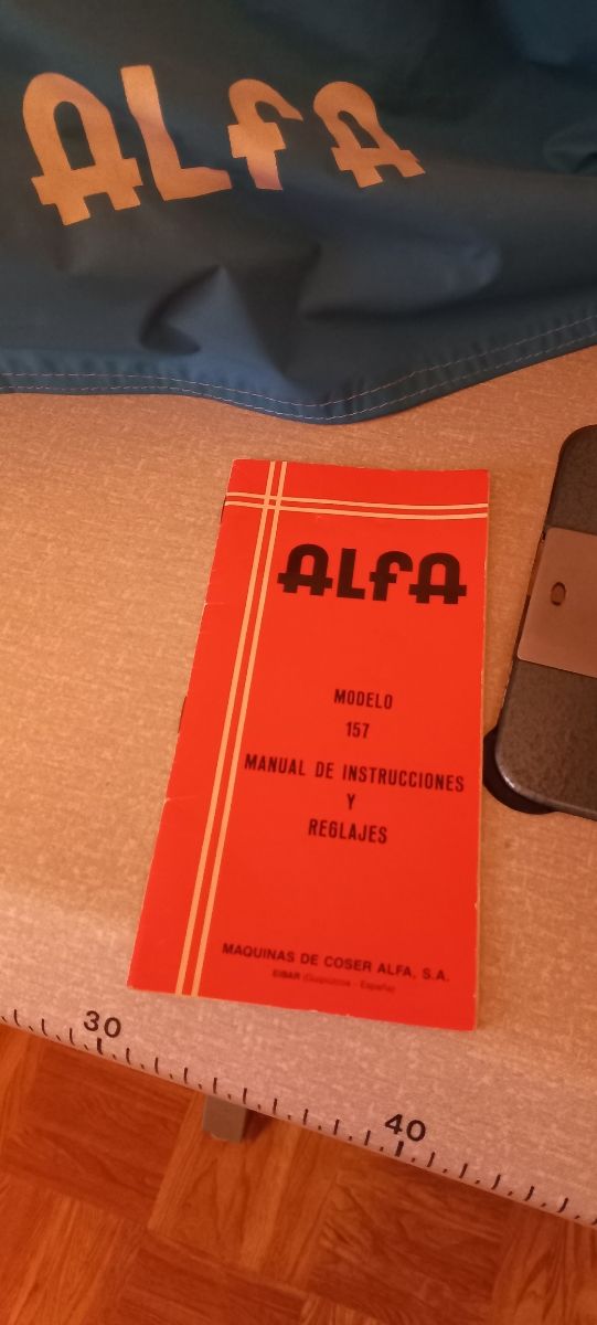 Máquina de coser Alfa