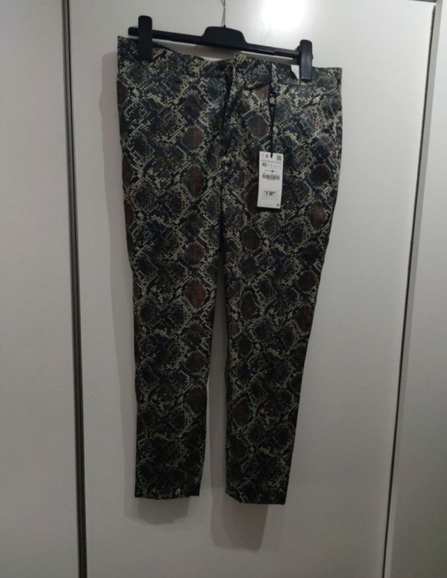 PANTALON MARCA ZARA TALLA 42 NUEVO CON ETIQUETA