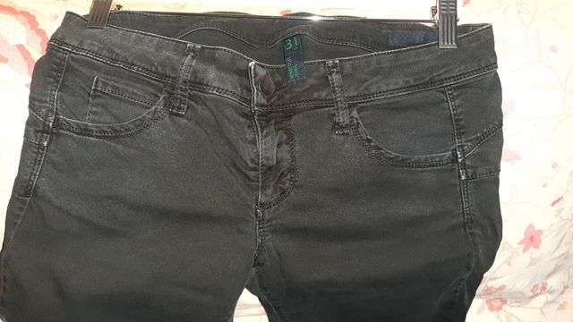 Vaqueros negros  de Benetton