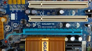 Placa base , microprocesador y memoria ram