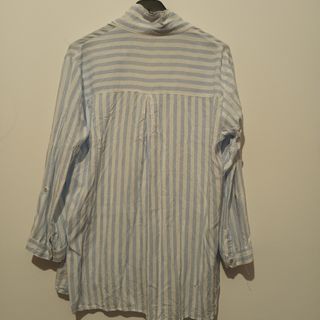 Camisa Stradivarius azul claro