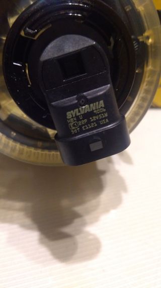 Faro antiniebla izquierdo