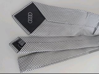 Corbata Audi 