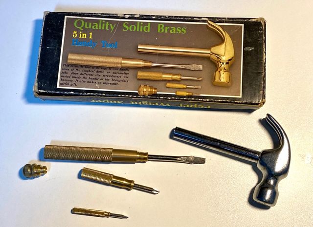 martillo mas 5 destornilladores