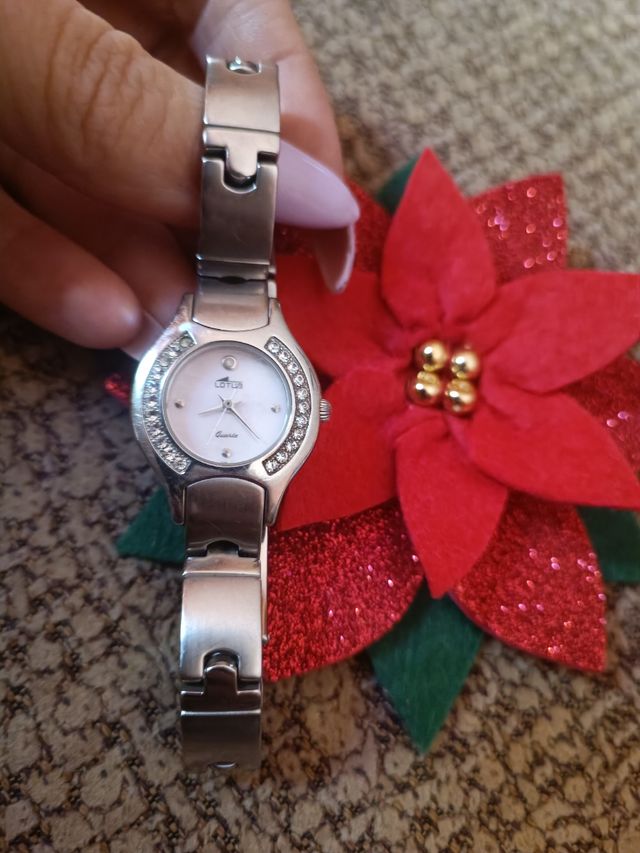 Reloj Lotus