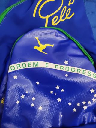 Exclusiva Mochila/Bandolera de Pelé 