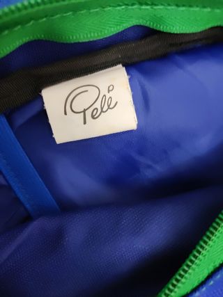 Exclusiva Mochila/Bandolera de Pelé 
