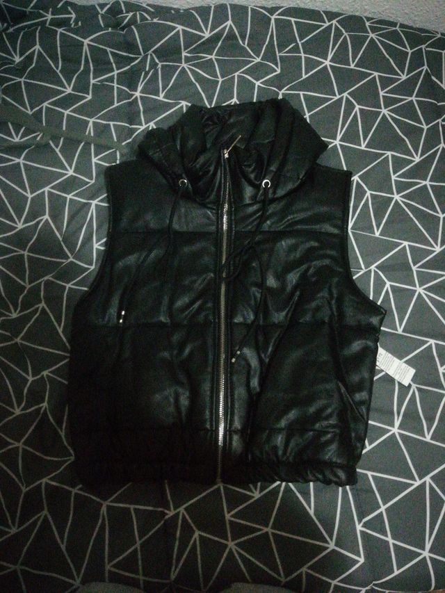 chaleco talla L negro polipiel NUEVO CON ETIQUETA