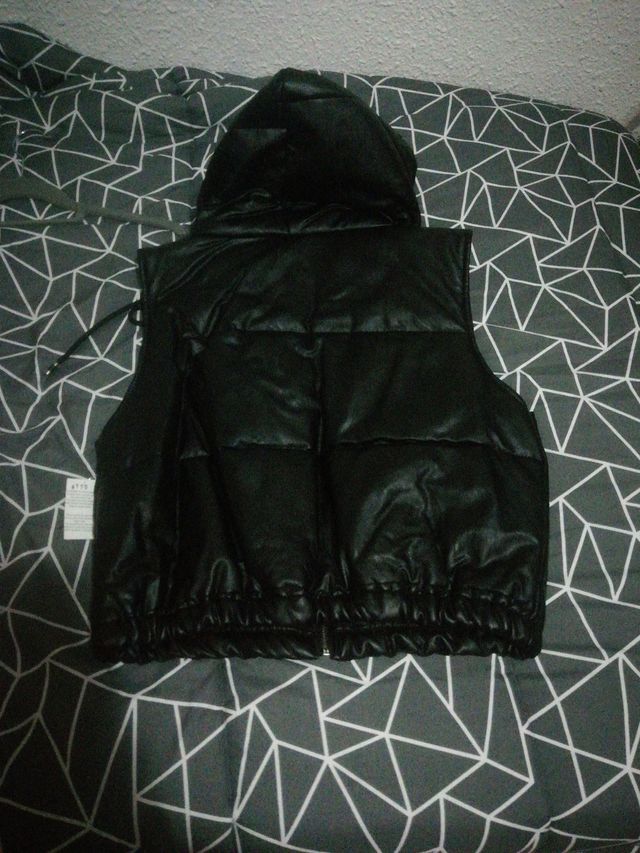 chaleco talla L negro polipiel NUEVO CON ETIQUETA