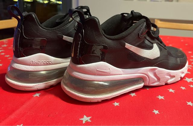 Vendo Bambas marca Nike 270 react