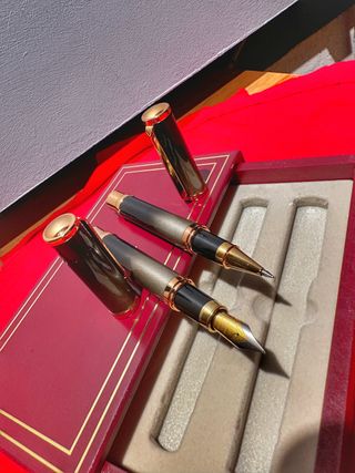 Conjunto de escritorio pluma y boli