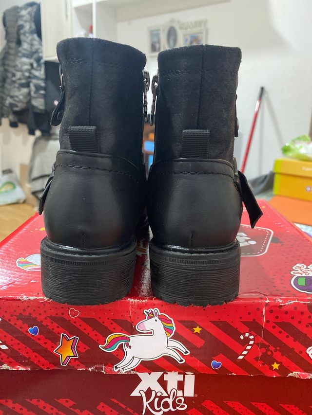 Botines niña XTi