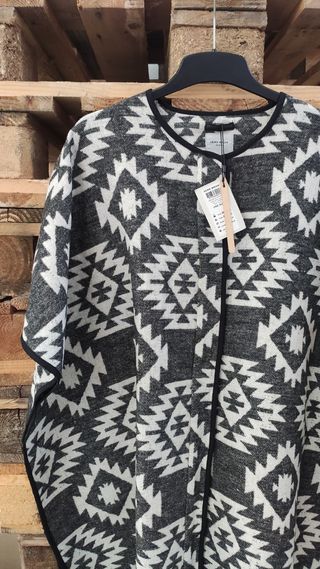 79,99-Capa/Kimono/Poncho Vero moda a estrenar.