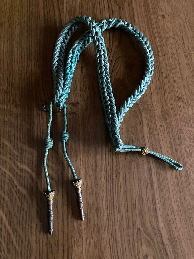 Cordón del uniforme de oficial de alférez