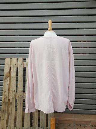 Blusa Marca Violeta. Rebajada